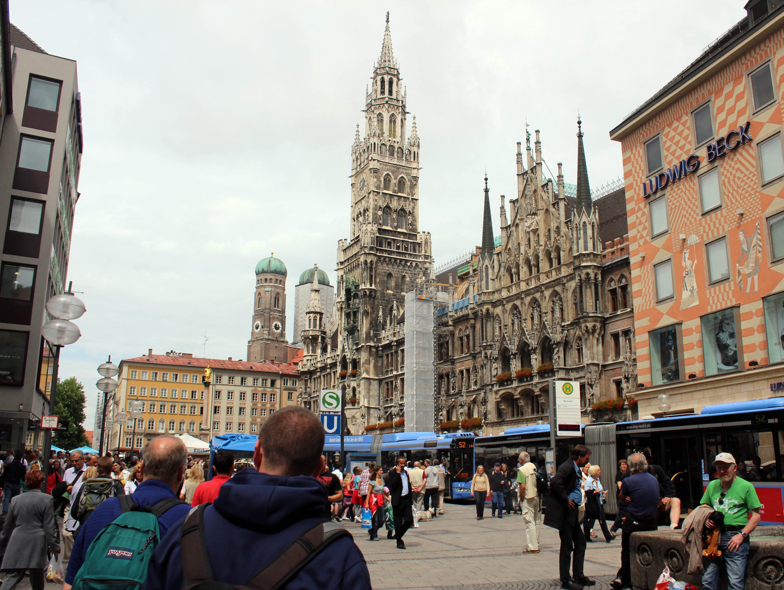 Marienplatz in Munich with the New Town Hall