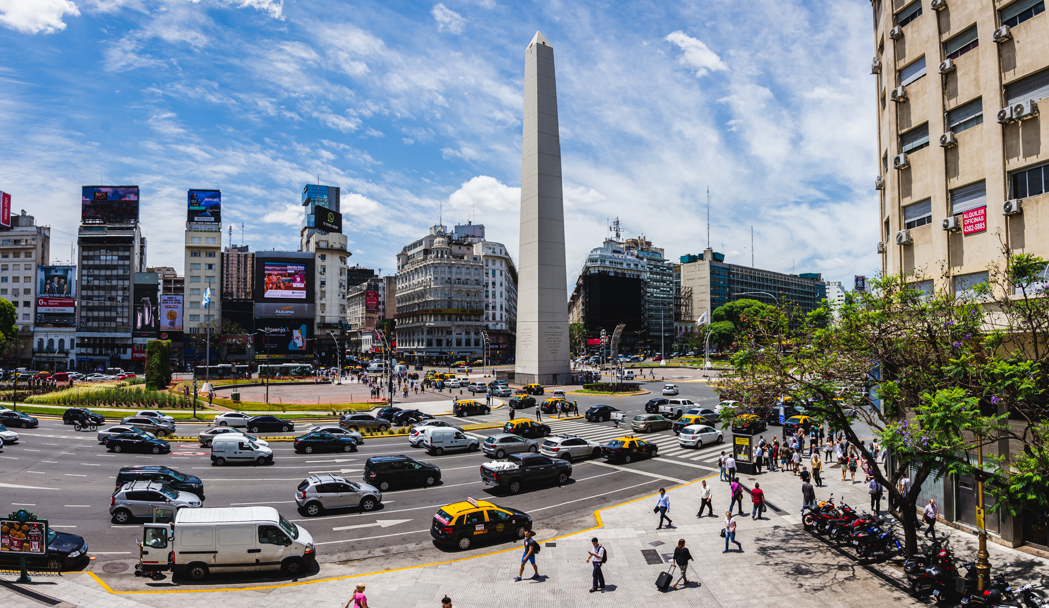 The Obelisco and Avenida 9 de Julio in Buenos Aires, Argentina